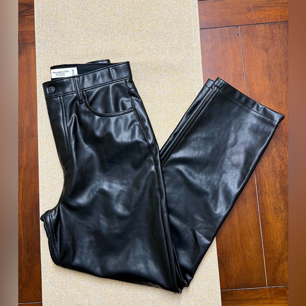 ❤️Abercrombie & Fitch Black Faux Leather Pants